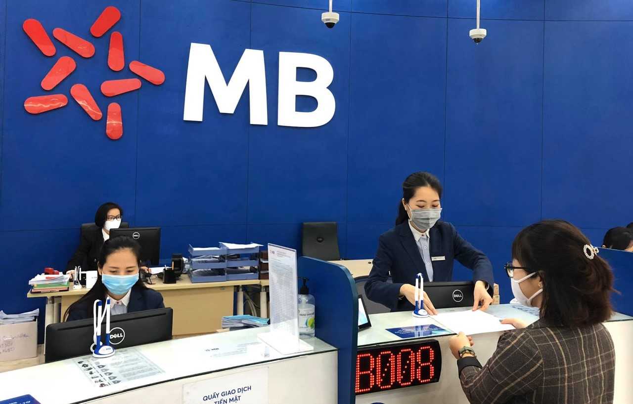 Cách đổi số điện thoại MB Bank tại quầy giao dịch trực tiếp 